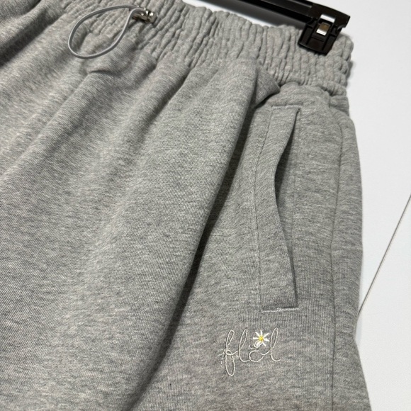 NWT For Love & Lemons Josie Sweatpants Women’s M Gray Comfy Relaxed Fit - Picture 11 of 17